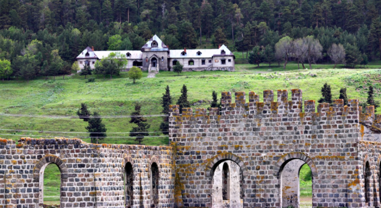 Rus Çarı 2. Nikolay'ın Kars’taki av köşkü otel oluyor