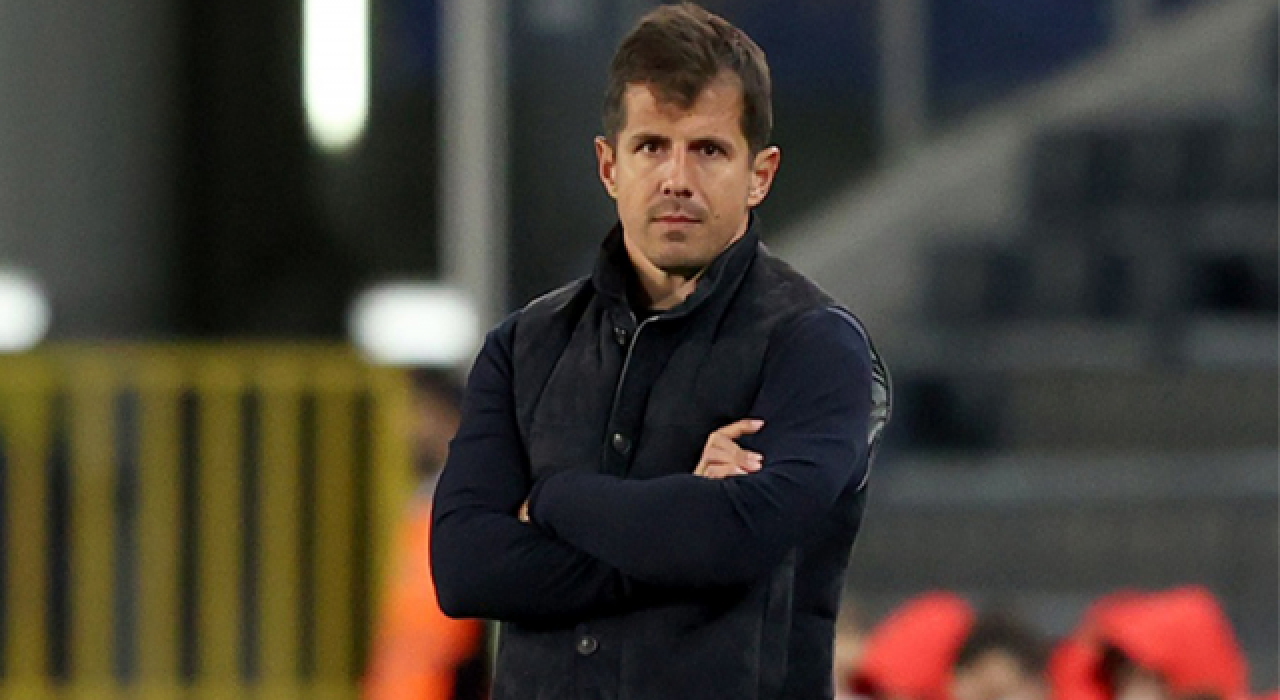 Başakşehir, teknik direktörlük görevine Emre Belözoğlu'nun getirildiğini açıkladı