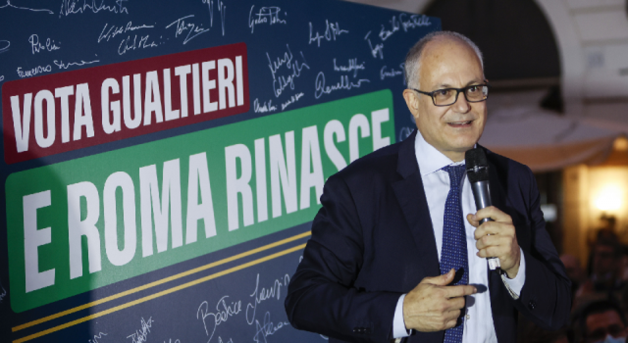 İtalya'da merkez sol zafer kazandı