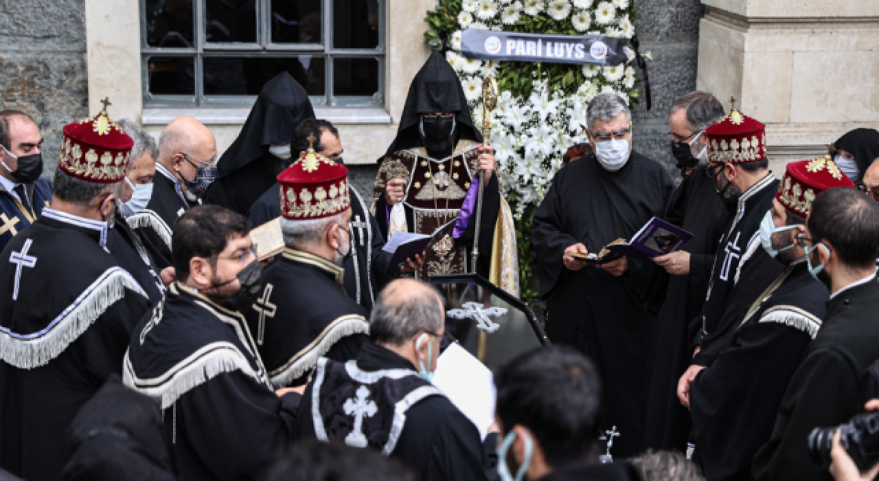 Başrahip Tatul Anuşyan son yolculuğuna uğurlandı
