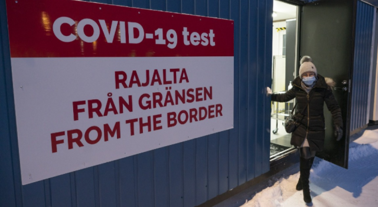 Omicron varyantı yayılıyor: Finlandiya'da görüldü