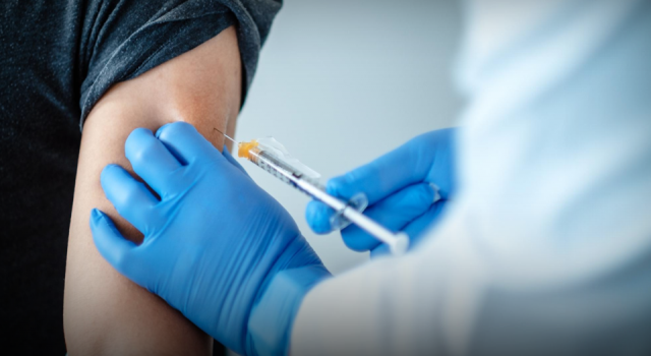 Sağlık Bakanı Koca, aşı olmayan yetişkin oranını açıkladı