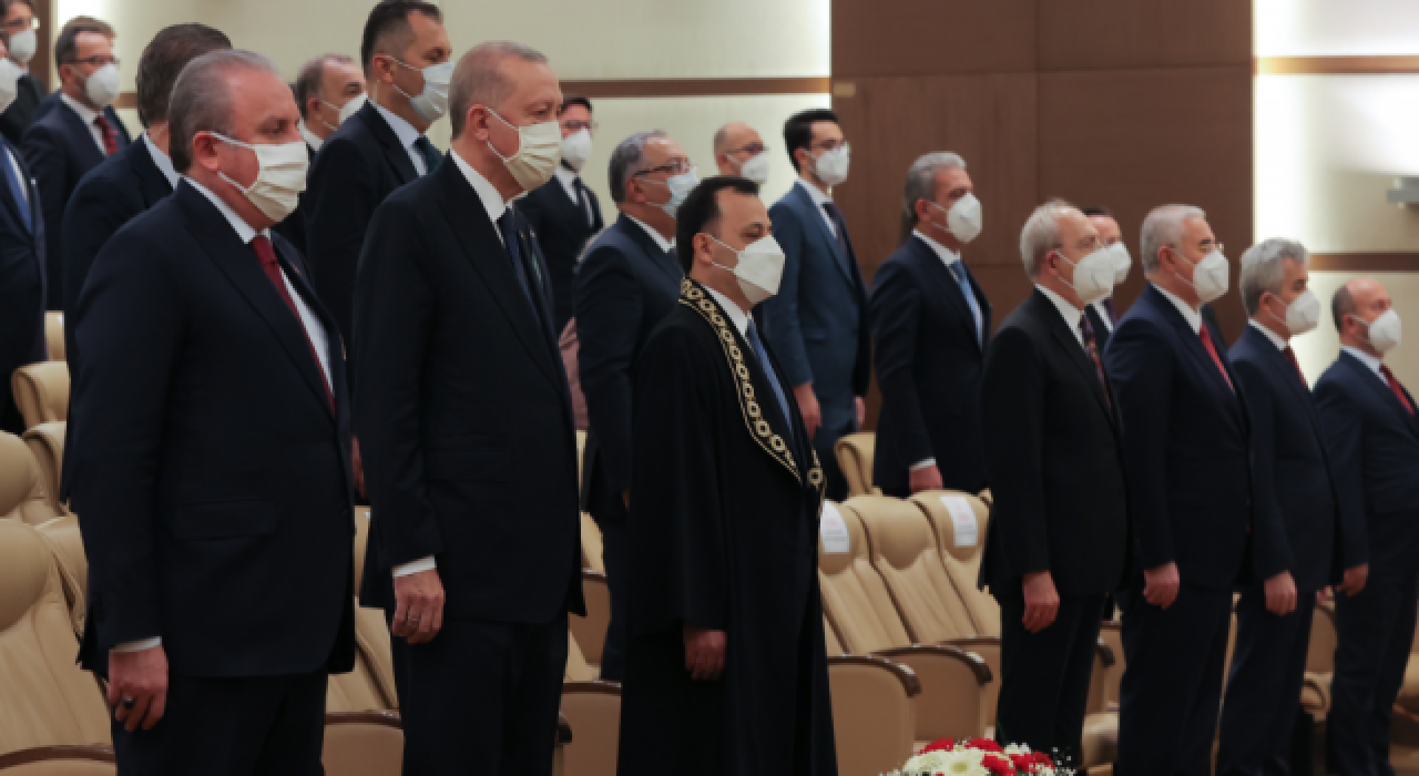 AYM'nin yeni üyesi Kenan Yaşar, yemin etti