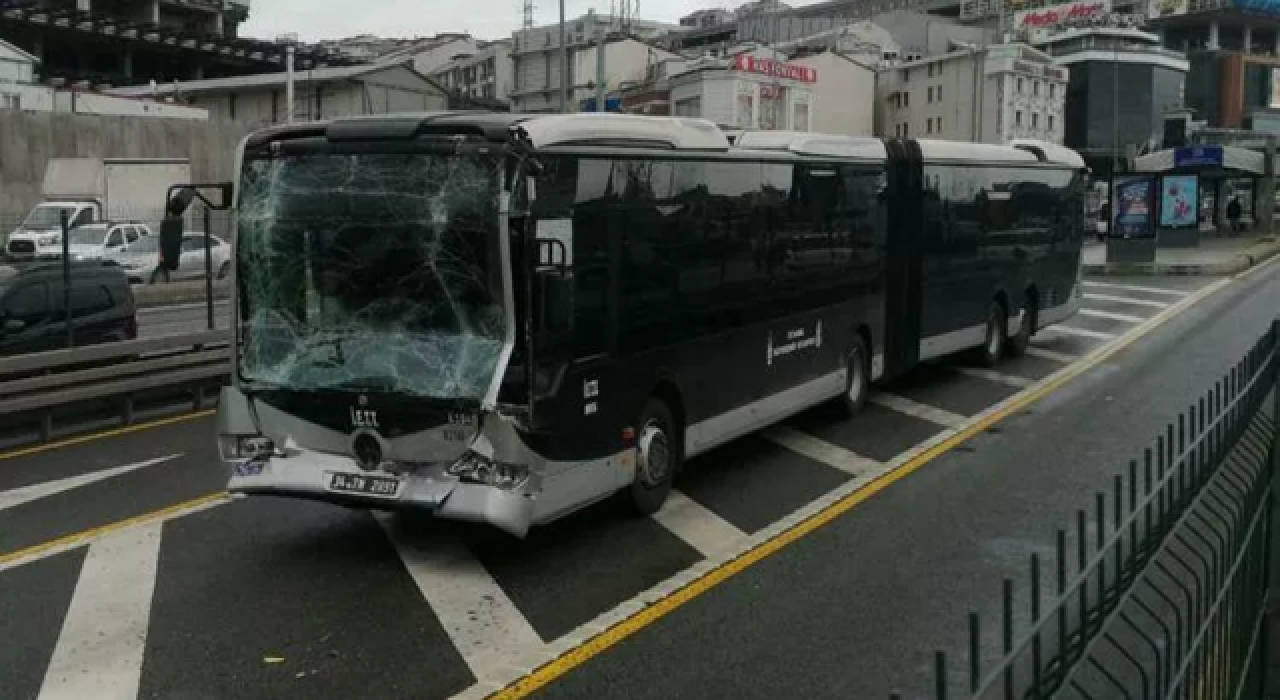 Esenyurt'ta metrobüs kazası: 7 yaralı