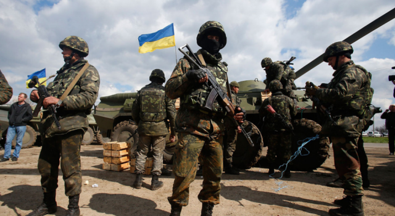 Rusya'yla kriz tırmanırken Ukrayna'dan OHAL kararı