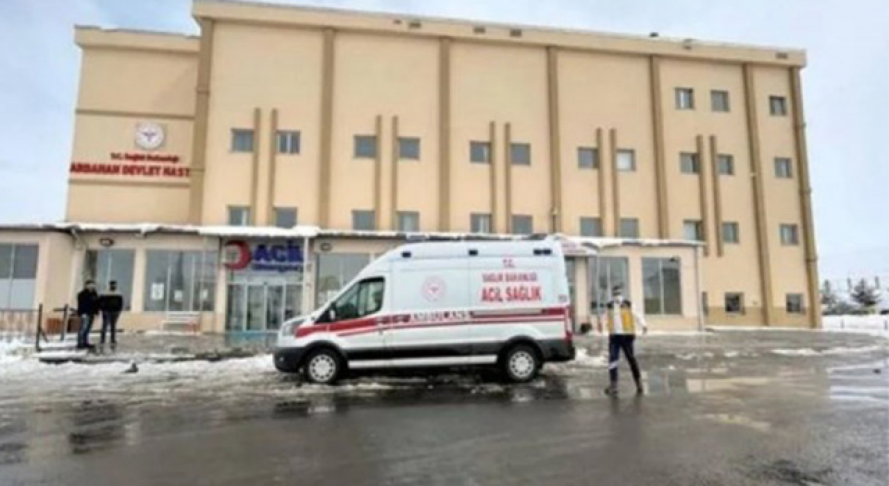 42 lise öğrencisi, ishal ve kusma şikâyetiyle hastaneye kaldırıldı