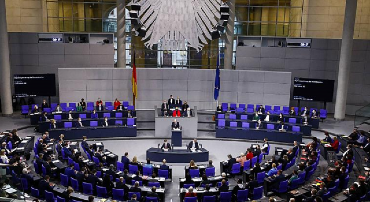 Almanya’da hükümet, Nazi döneminden kalma kürtaj yasasının değiştirilmesini onayladı