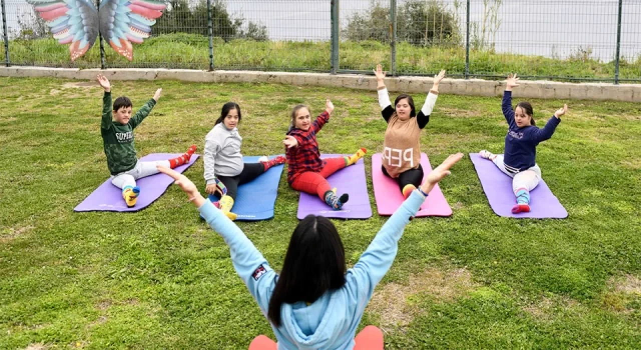 Down sendromlu çocuklara yoga kursu