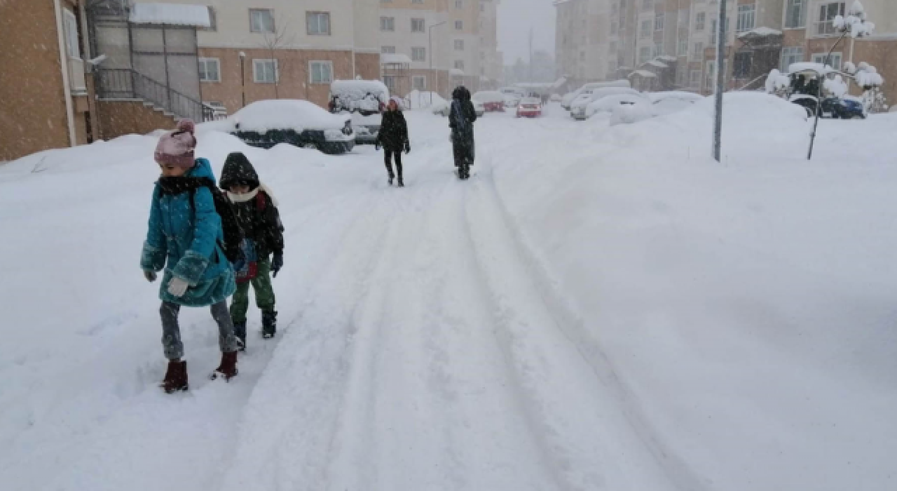 Eğitime kar engeli: 4 ilde okullar tatil edildi