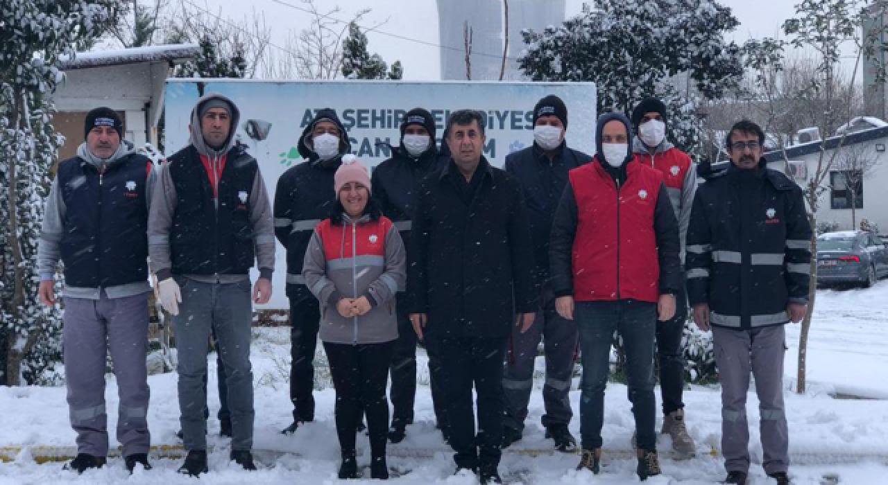 Karla mücadele ekipleri Ataşehir'de 7/24 görev başında