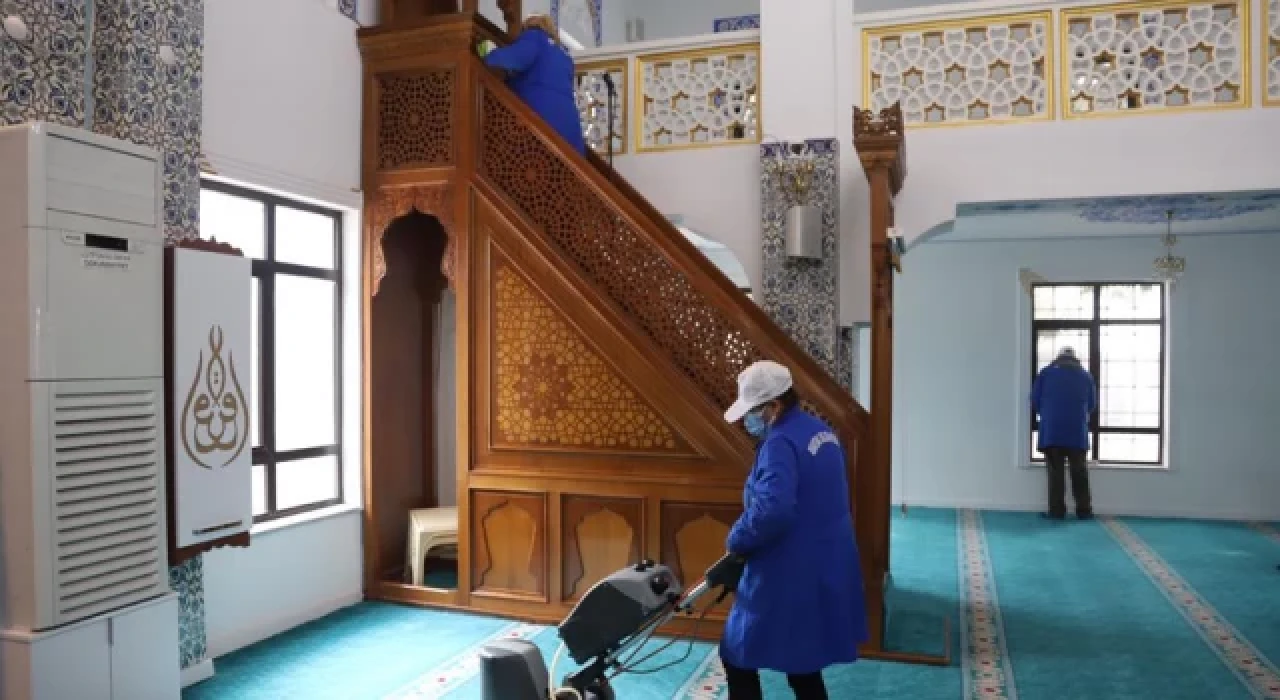 Kartal Belediyesi Ramazan Ayı Öncesi İbadethaneleri Temizliyor