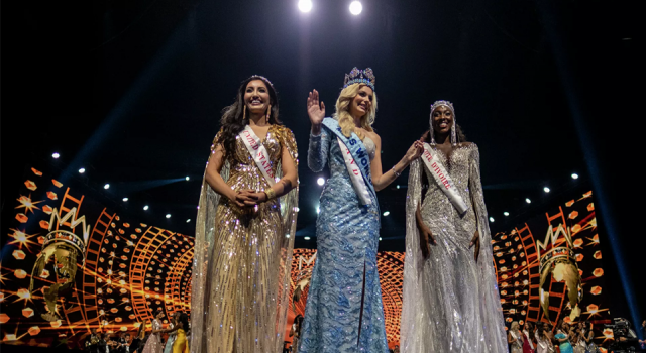 Miss World 2021'in kazananı Polonyalı Bielewska