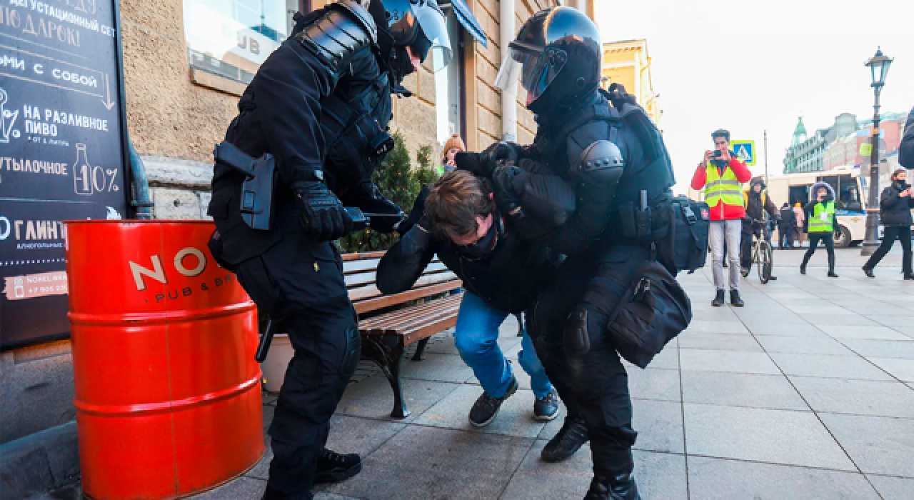 Rusya'da gerçekleştirilen protestolarda onlarca kişi gözaltına alındı