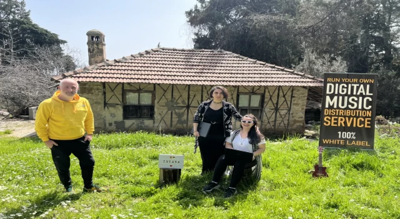 Dağ köyünden Dünya’ya müzik yazılımı satıyor