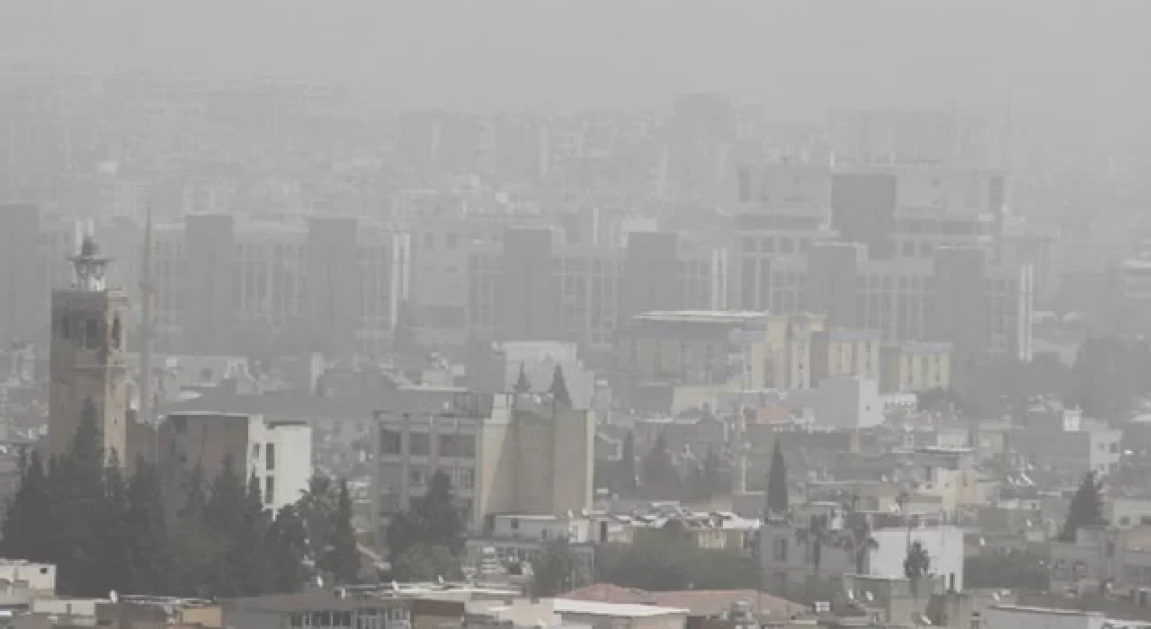 Güneydoğu tozla kaplandı: Görüş mesafesi düştü