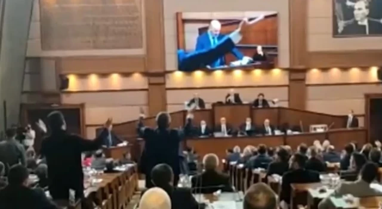 İBB Meclisi’nde Halk Süt gerilimi: 'Süt dağıtılmasından niye rahatsız oluyorsunuz'