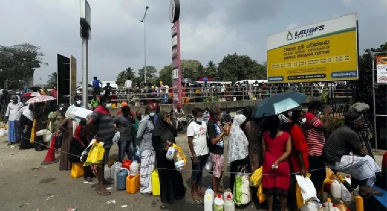 Sri Lanka, temerrüde düştüğünü duyurdu