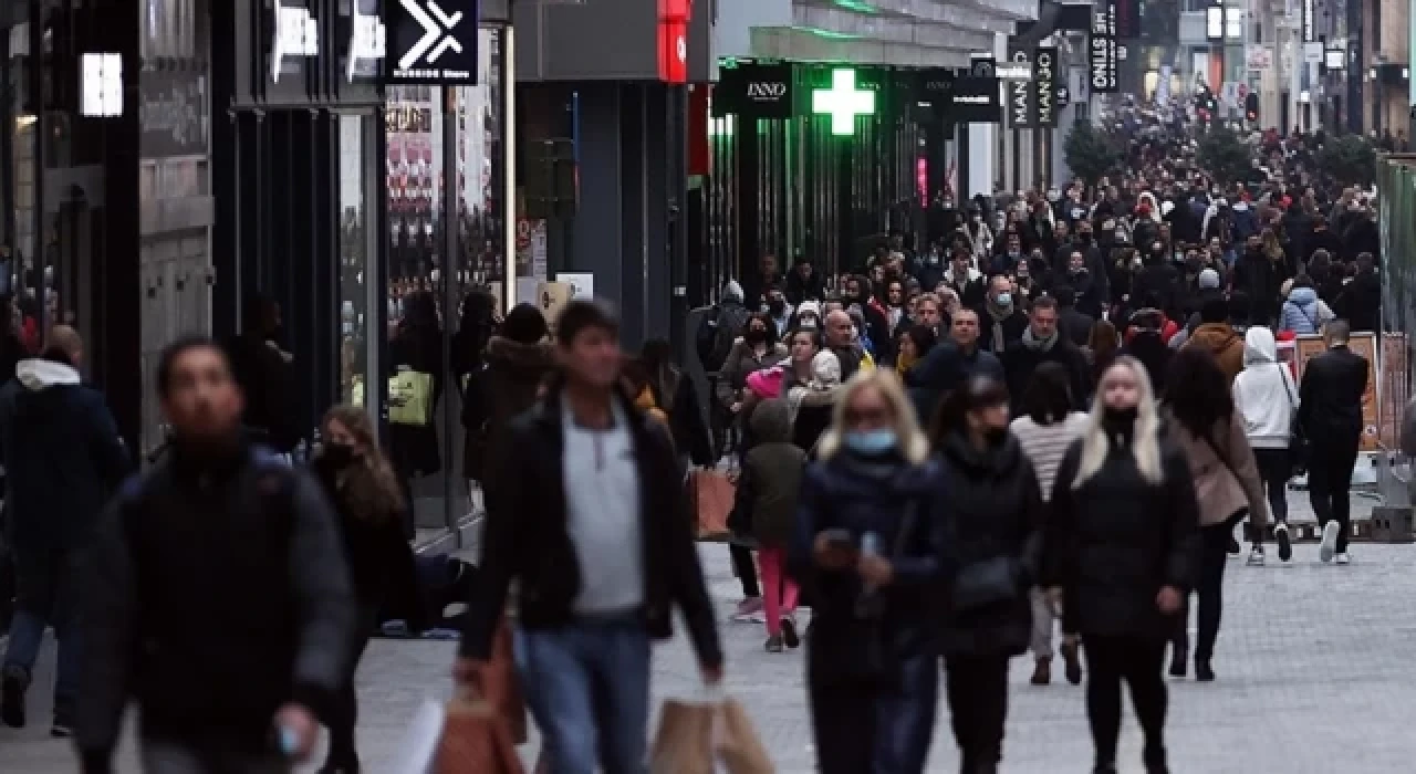Belçika, maymun çiçeği virüsü tespit edilenlere 21 günlük karantina uygulayacak