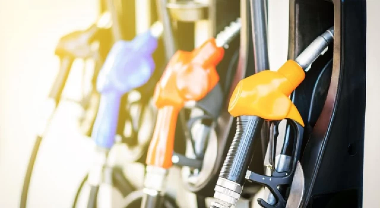 Bu geceden itibaren benzine 1.03 lira zam bekleniyor