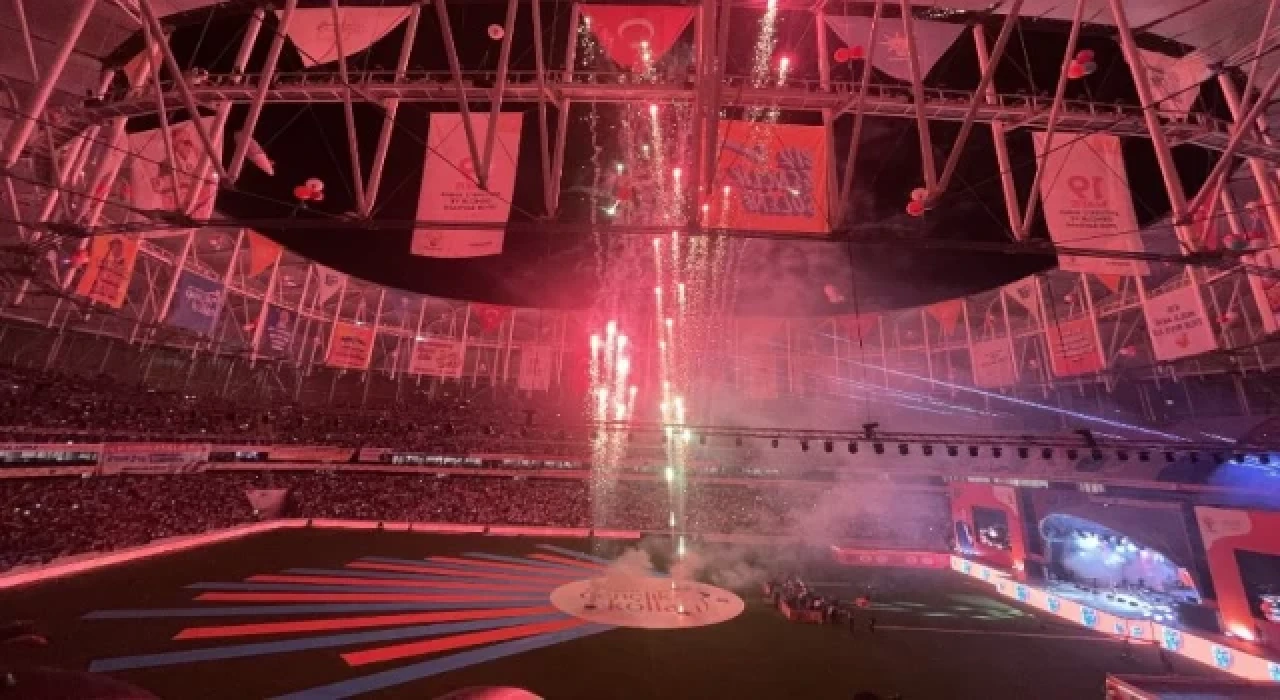 Erdoğan, Adana’da gençlik şölenine katıldı