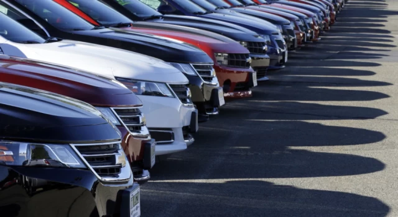 Otomobil satışları nisan ayında azaldı