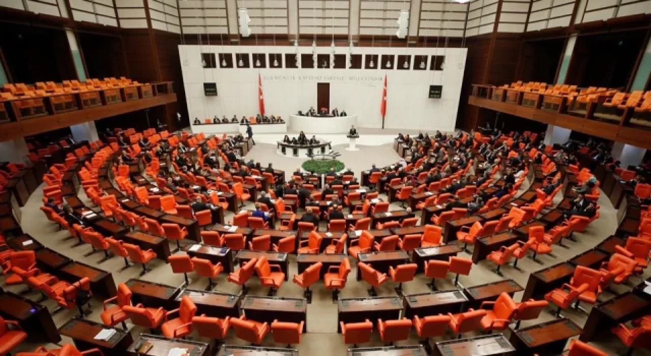 Siyasi partilerin bayramlaşma programı belli oldu