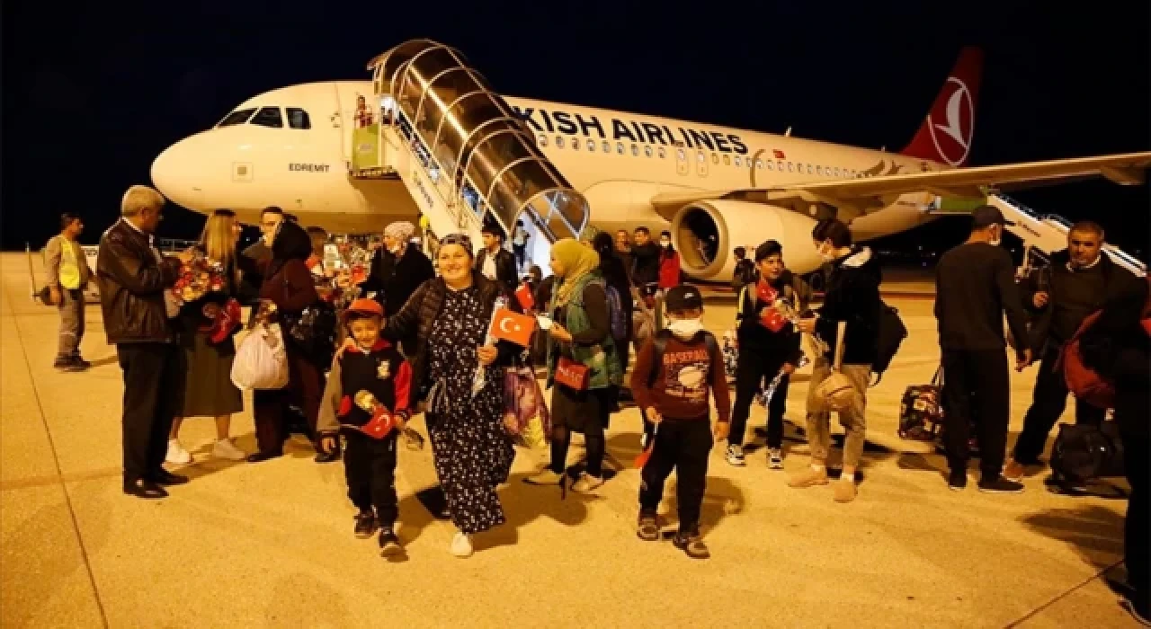 Ukrayna'dan tahliye edilen Ahıska Türkleri Elazığ'a geldi