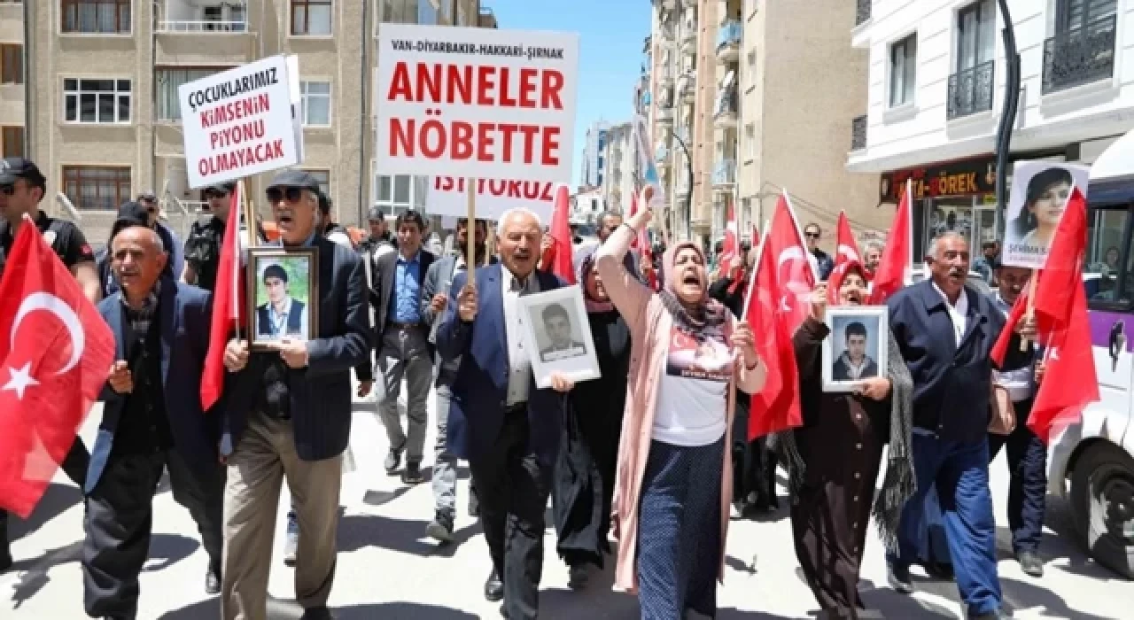 Vanlı aileler HDP İl Başkanlığı önündeki eylemlerini sürdürdü