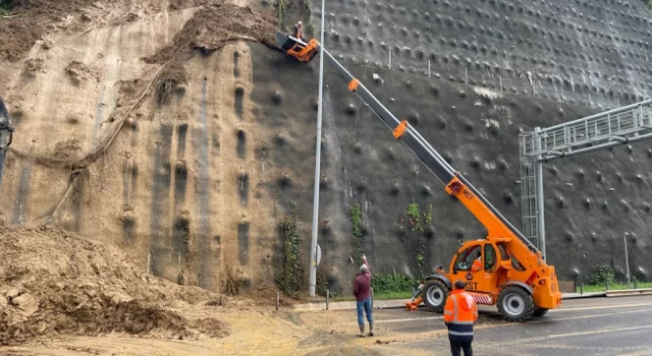 Anadolu Otoyolu'nda heyelan: İstanbul yönü ulaşıma kapalı