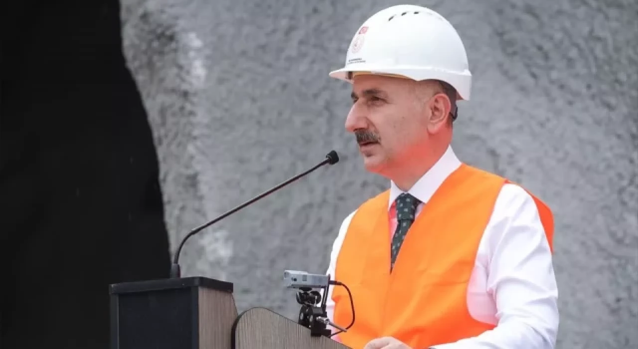 Bakan Karaismailoğlu: Türkiye, lojistik bir süper güç olma yolunda ilerliyor