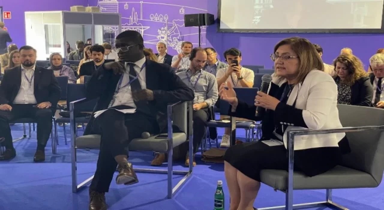 Başkan Şahin Dünya Şehirler Formu’nda konuştu