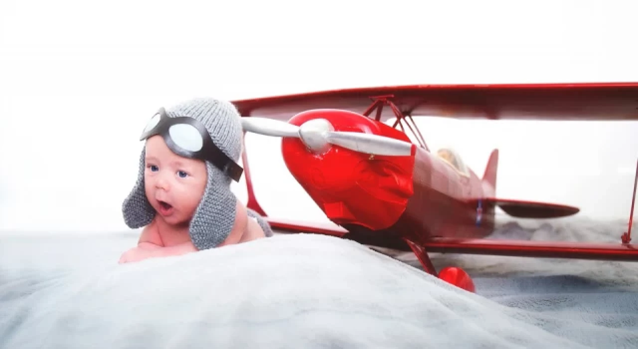 Bebekle uçak seyahatlerini kolaylaştırmanın 11 yolu!