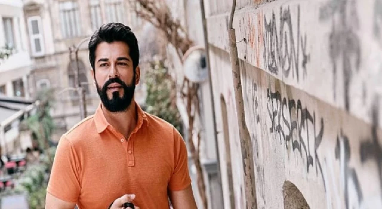 Burak Özçivit bu yazı yine Altınyıldız markasıyla karşılıyor