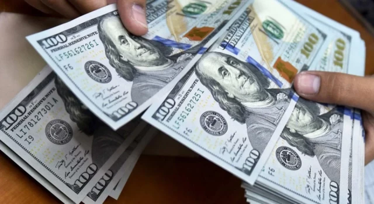 Cari açık nisanda 2,7 milyar dolar oldu