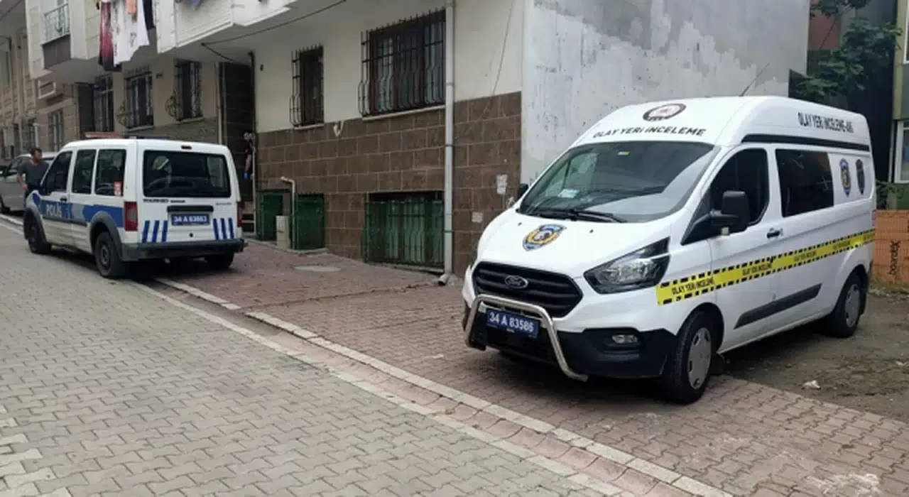 Esenyurt'ta genç kız tartıştığı annesini bıçakladı