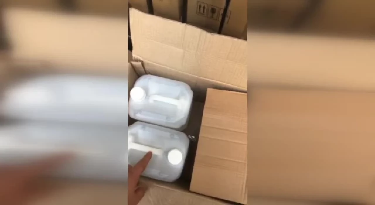 İstanbul Bakırköy’de, kaçak içki yapımında kullanılmak üzere 3 ton 255 kilogram etil alkol ele geçirildi