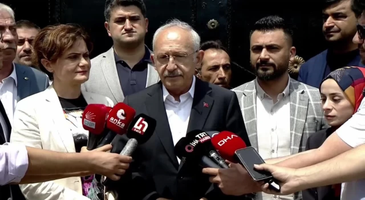 Kılıçdaroğlu, İsrail’in Mavi Marmara baskınında yaşamını yitiren Çetin Topçuoğlu’nun ailesini ziyaret etti