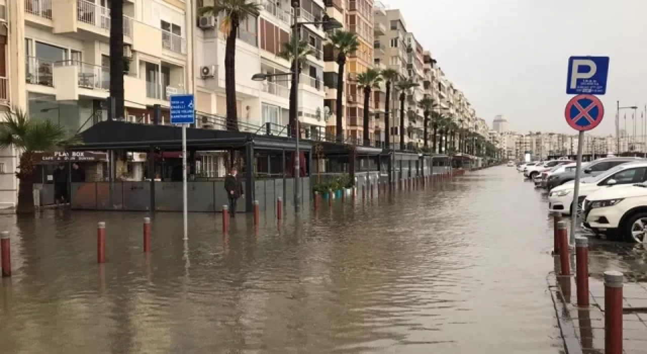 Meteoroloji'den kırmızı kodlu uyarı: Şiddetli yağış 36 saat sürecek