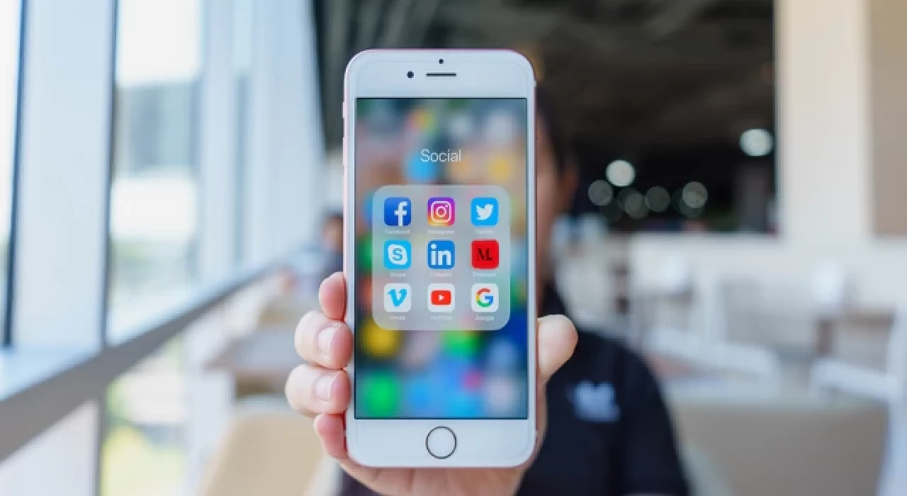 'Sansür Yasası' ekim ayına ertelendi