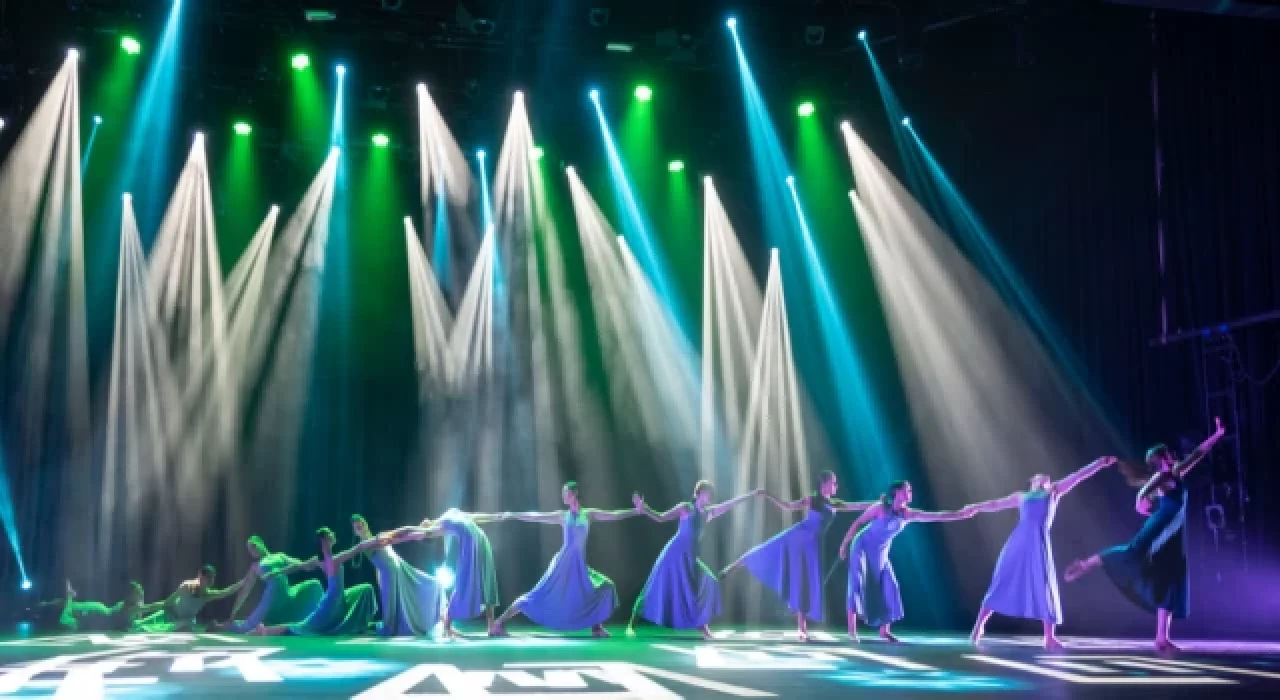 Şiddete karşı Kadın Dans Tiyatrosu