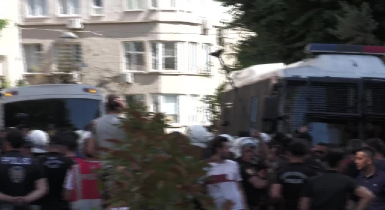 Taksim’de yapılacak Onur Yürüyüşü’ne izin verilmedi, polis müdahele etti