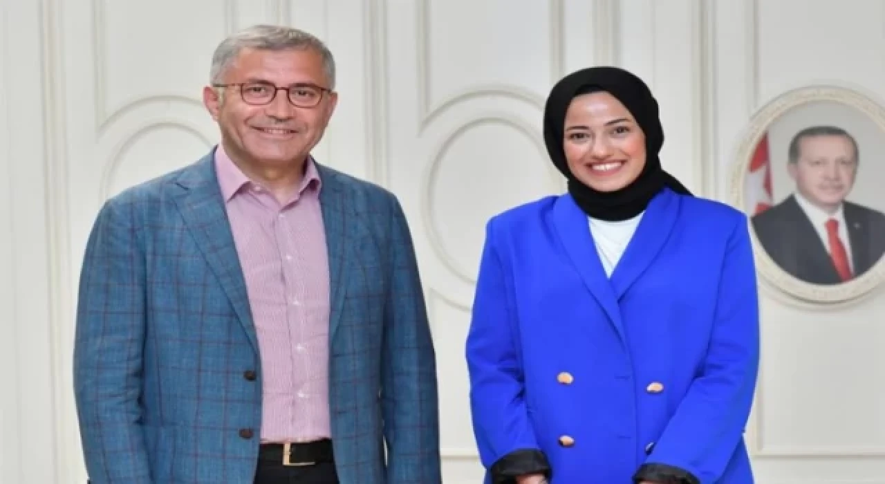 Üsküdar Belediyesi'ni metaverse olarak satın alan genç kız, Belediye Başkanı ile buluştu