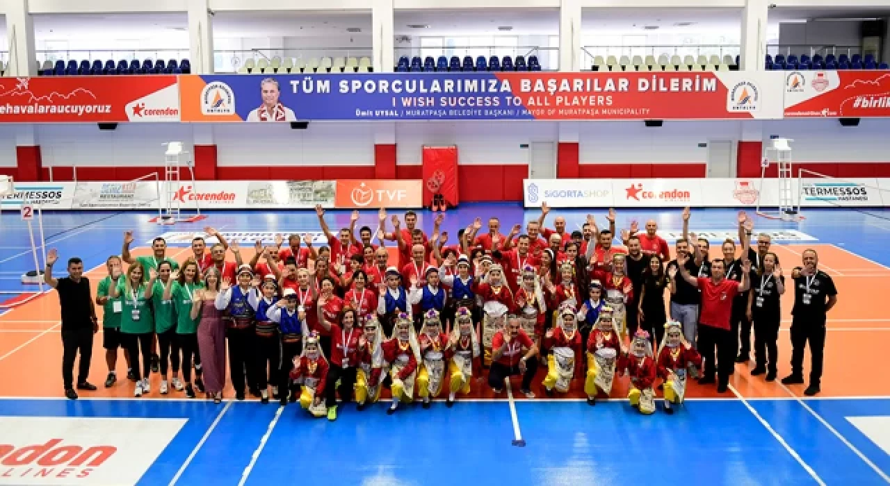 Veteranlar Badminton Şenliği başladı