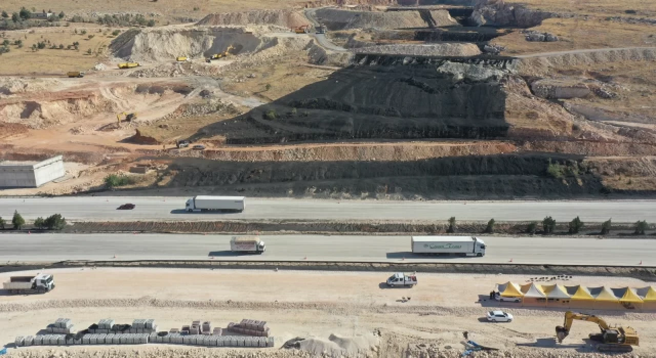 Atık çamur nedeniyle kapanmıştı: TAG Otoyolu ulaşıma açıldı