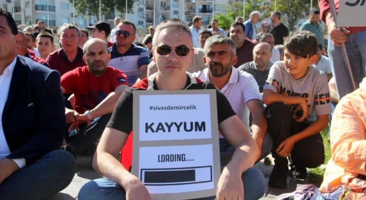 Aylardır maaşını alamayan demir çelik işçileri oturma eyleminde