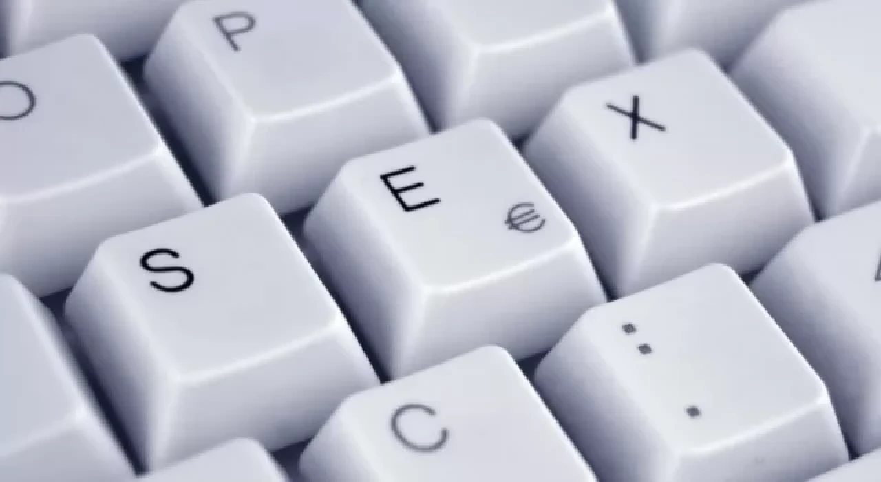 Bazı çalışanlar neden ofiste porno izliyor?