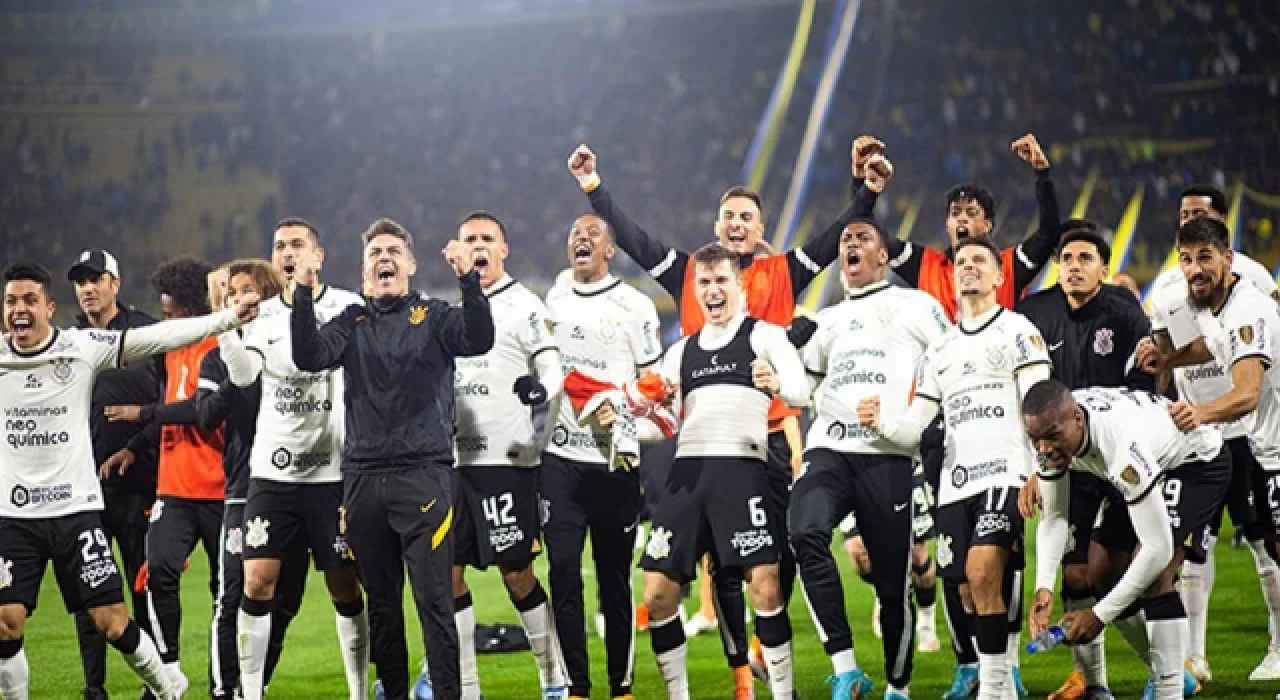 Corinthians, Boca Juniors'u penaltılarda eledi