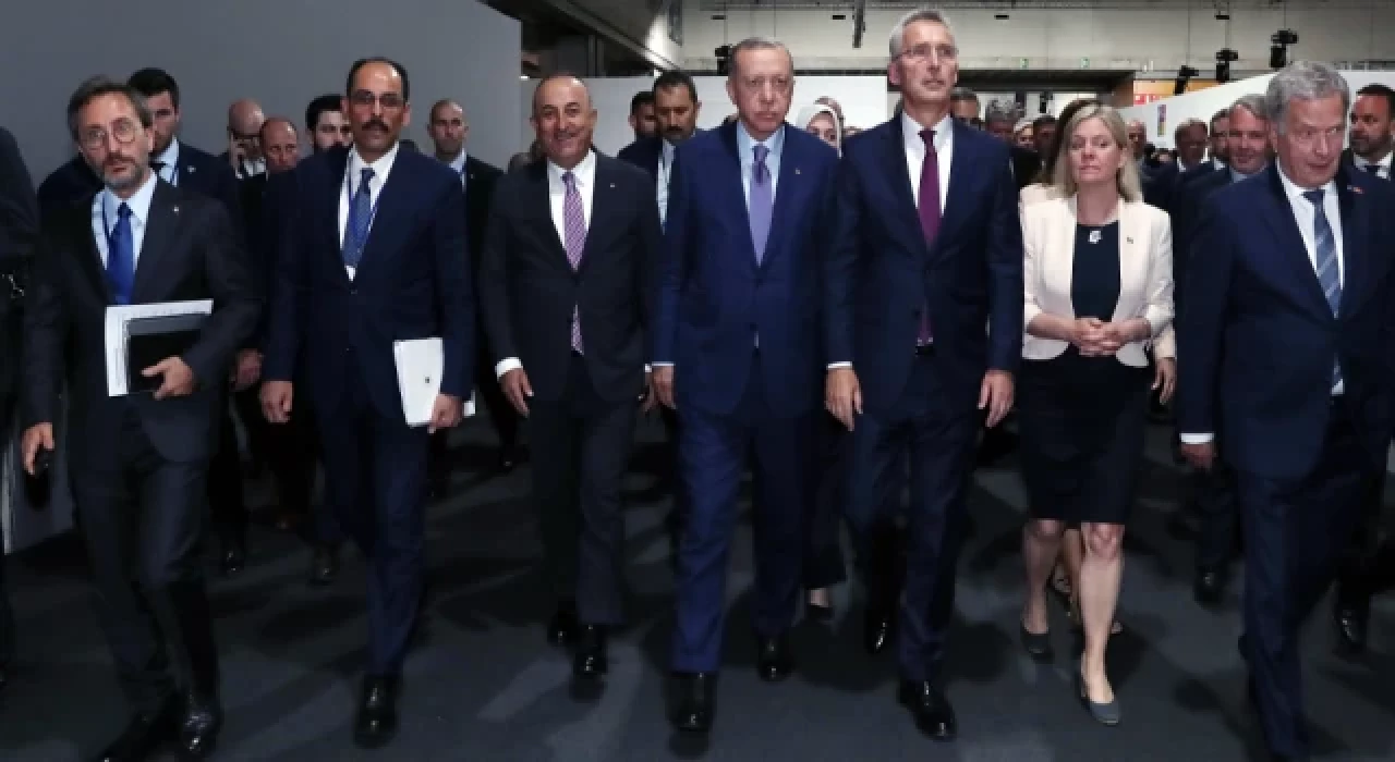 Dışişleri Bakanı Çavuşoğlu: İsveç ve Finlandiya belgeye uymak zorunda yoksa NATO'ya almayacağız