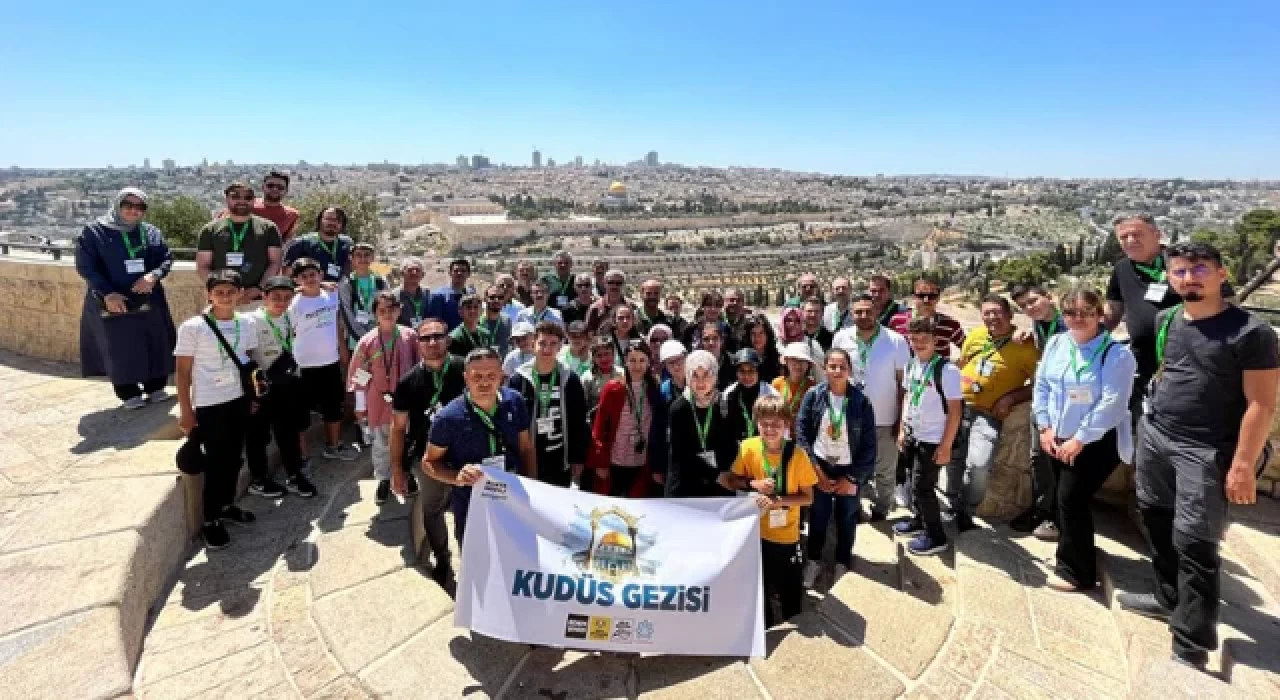 Konya'da,  bilgi yarışmasında dereceye giren öğrenciler Kudüs’e götürüldü
