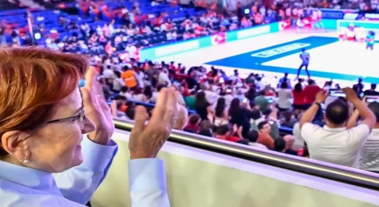 Meral Akşener ’Filenin Sultanları’nı tribünden izledi